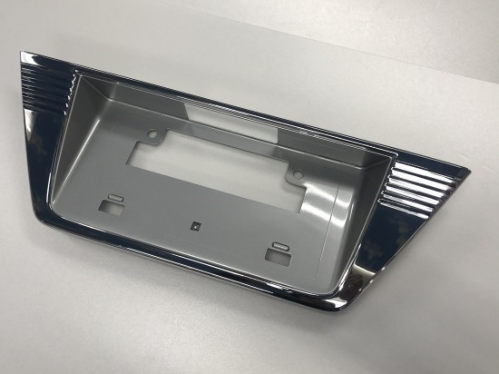 カーゴ　リアプレートメッキカバー