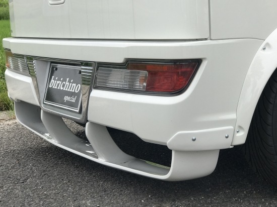 カーゴ　スリットスポイラー
