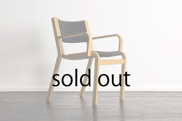 ��4�ӥ��åȡ� Arm Chair by Rud Thygesen & Johnny Sorensen