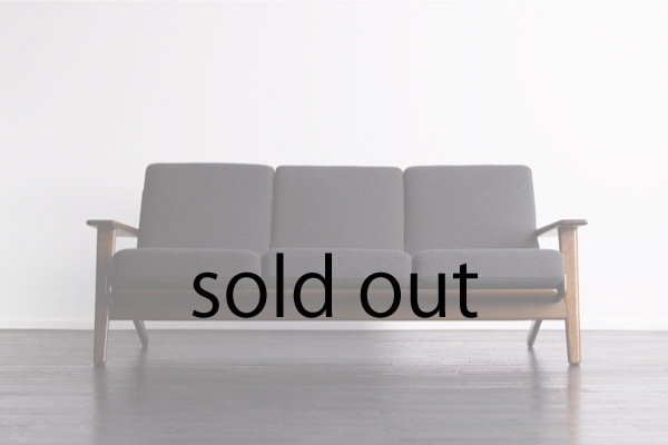 GE290 3seaters sofa by Hans J Wegner