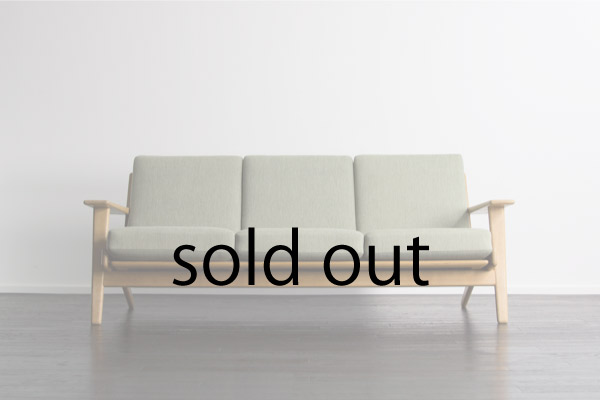 GE290 3seaters sofa by Hans J Wegner