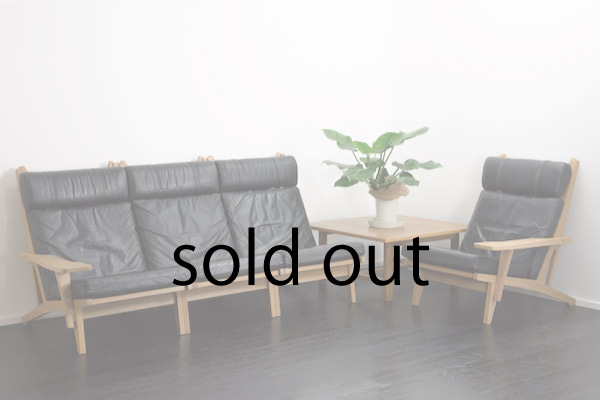 GE375 Sofa set by Hans J Wegner