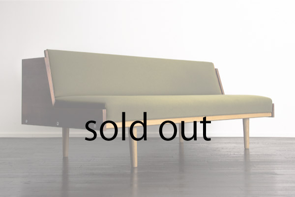 GE258 Daybed designed by Hans J Wegner