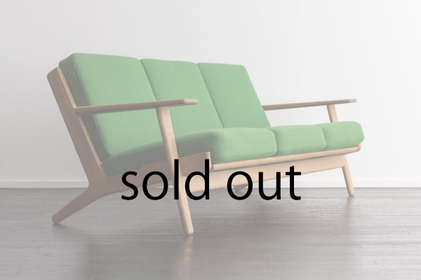 GE290 3seaters sofa by Hans J Wegner