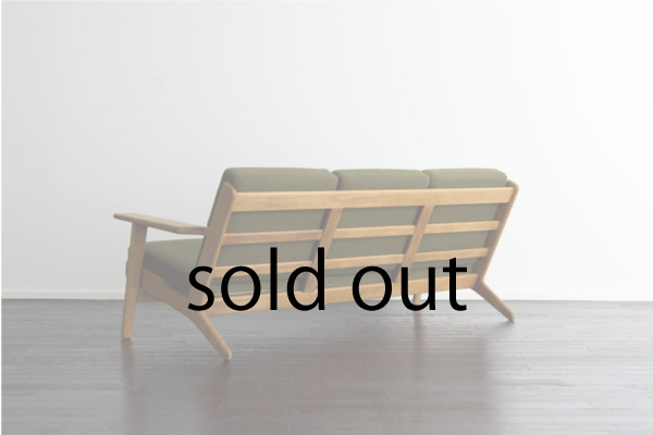 GE290 Sofa by Hans J Wegner