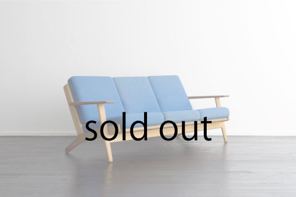 GE290 Sofa by Hans J Wegner