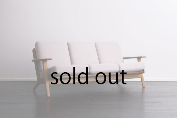 GE290 Sofa by Hans J Wegner