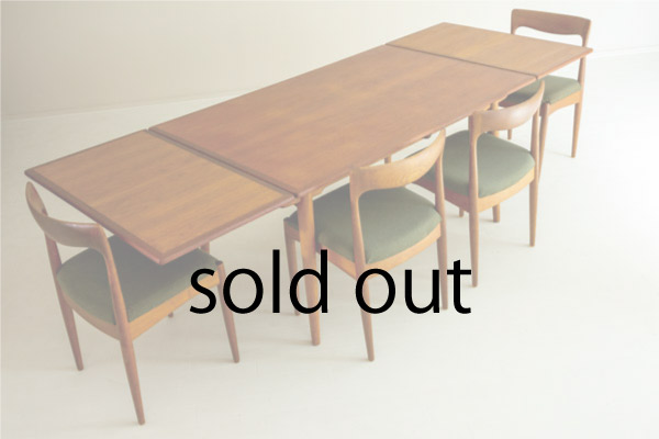 AT312 Dining Table by Hans J Wegner