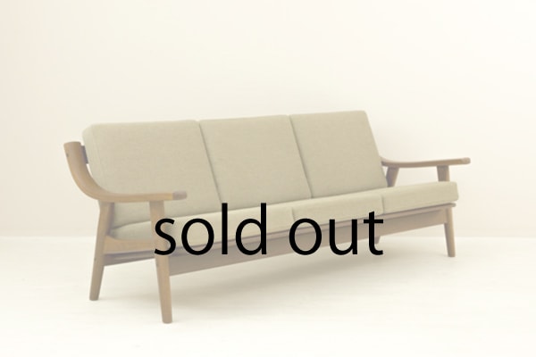 GE530 3seaters Sofa by Hans J Wegner
