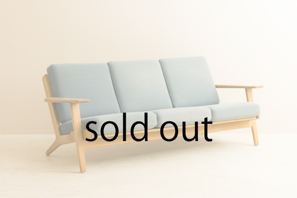 GE290 3seaters Sofa by Hans J Wegner