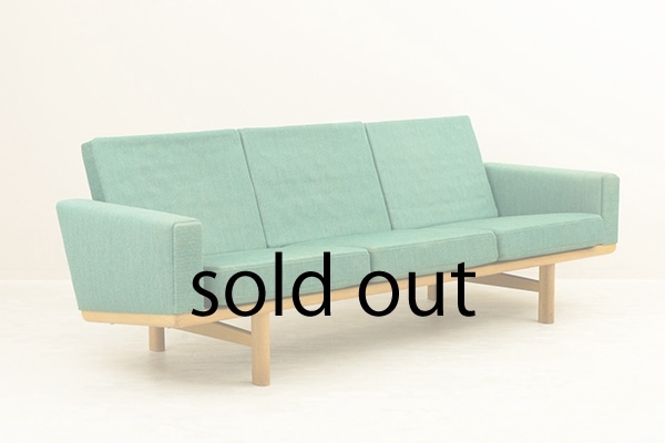 GE236 Oak 3 Seater Sofa by Hans J Wegner