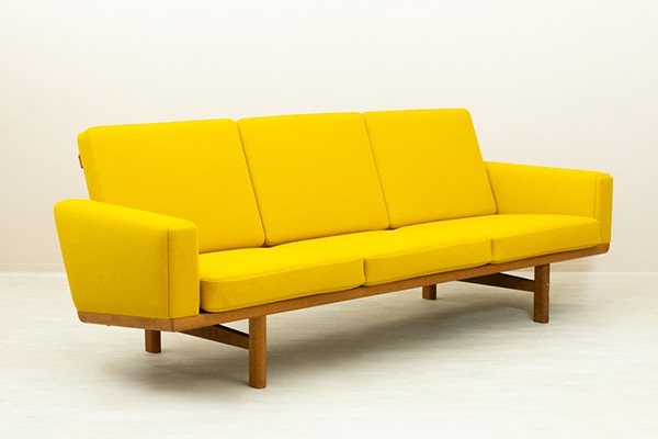 Hans J. Wegner�ʥϥ󥹡�J���������ʡ��� GE236 3 Seater Sofa �̲�������ơ������ե�| 1950ǯ�塦�����ޡ��������ࡦ���ͳݤ�