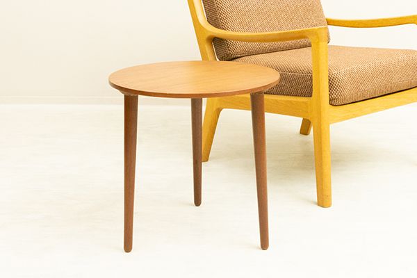 �ǥ�ޡ��� �������� �饦��ɥ��⡼��ơ��֥��Round Teak Small Table from Denmark���̲�������ơ�������ǽ��������