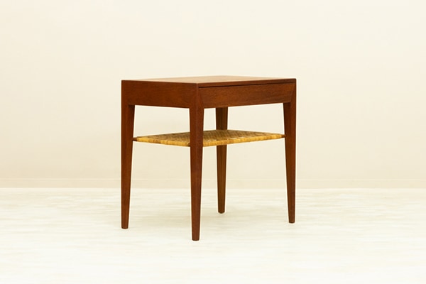 Small Table by Severin Hansen Jr�ʥ��֥�󡦥ϥ󥻥�ˡå��⡼��ơ��֥� �������ࡦ�饿�� �̲�������ơ��� �����ɥơ��֥� �ǥ�ޡ�����