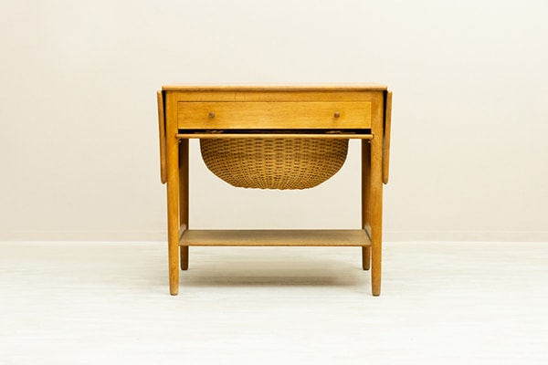 Hans J Wegnerハンス・ウェグナーの北欧家具通販