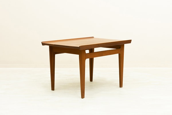 FD535 Side Table by Finn Juhl�ʥե��󡦥桼��ˡå����ɥơ��֥� �������� �̲�������ơ��� �ǥ�ޡ�����