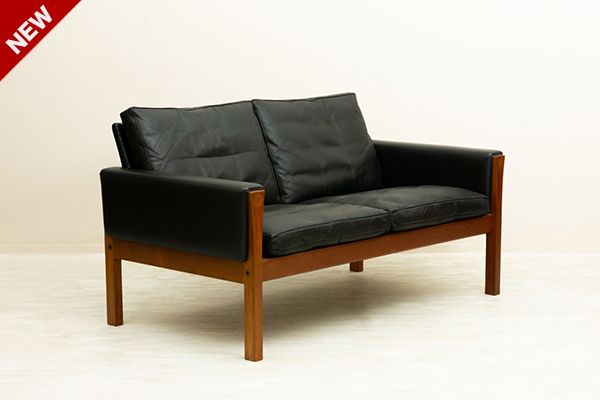AP62 Sofa by Hans J. Wegner 