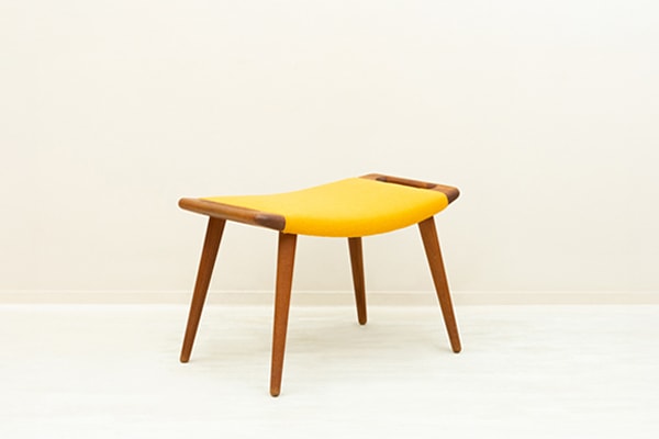 PP120 Ottoman by Hans J Wegner