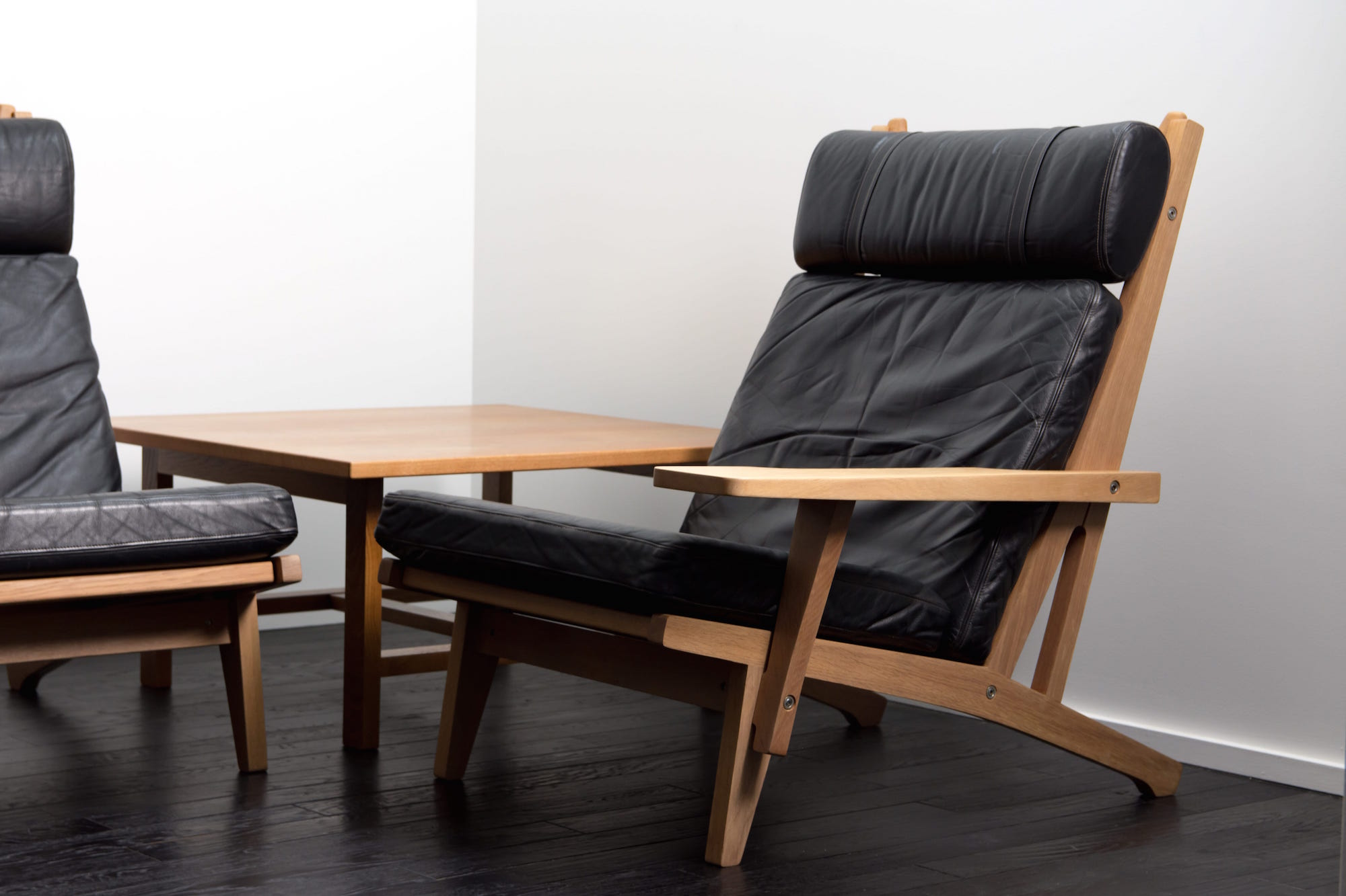 GE375 Sofa set by Hans J Wegner