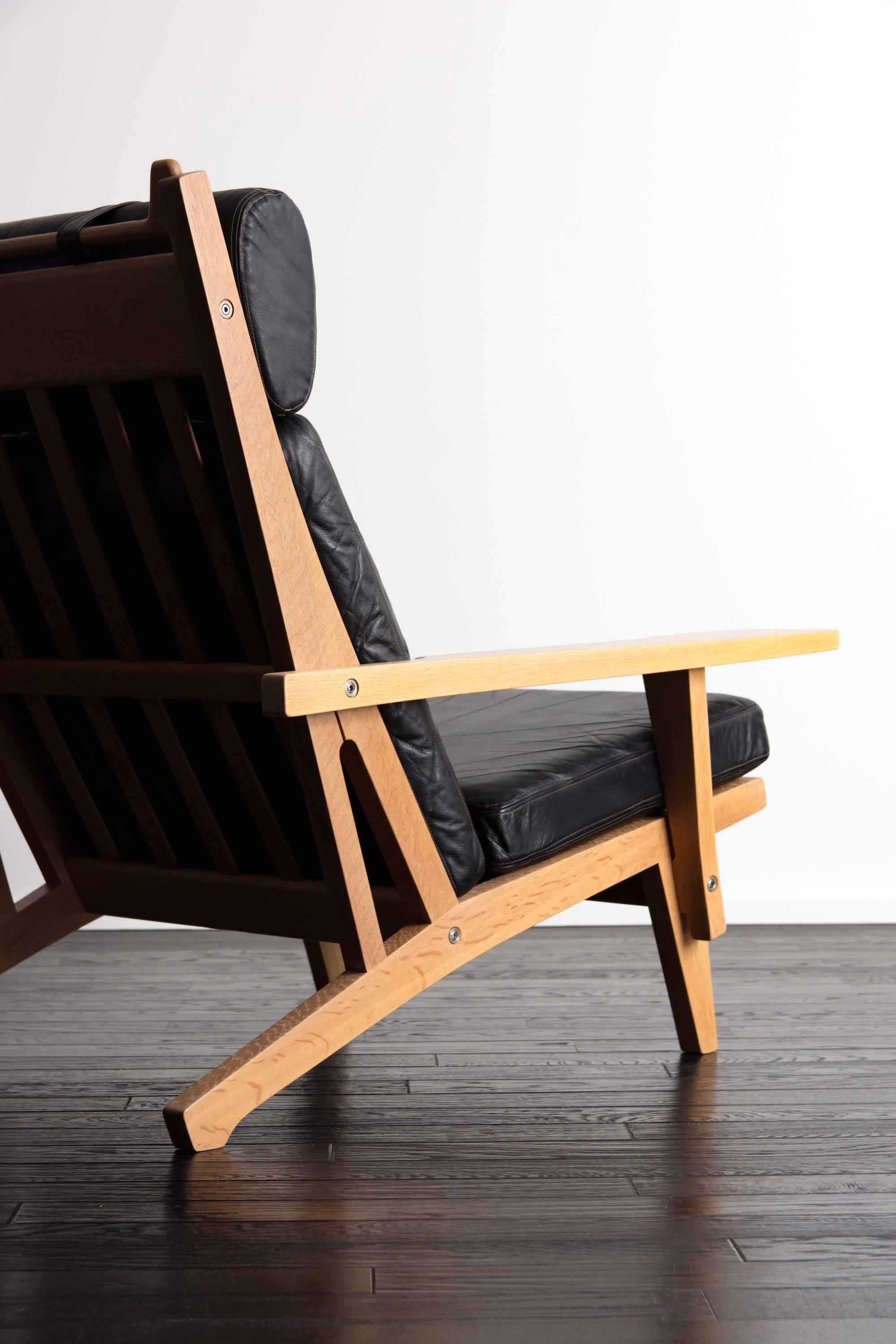 GE375 Sofa set by Hans J Wegner