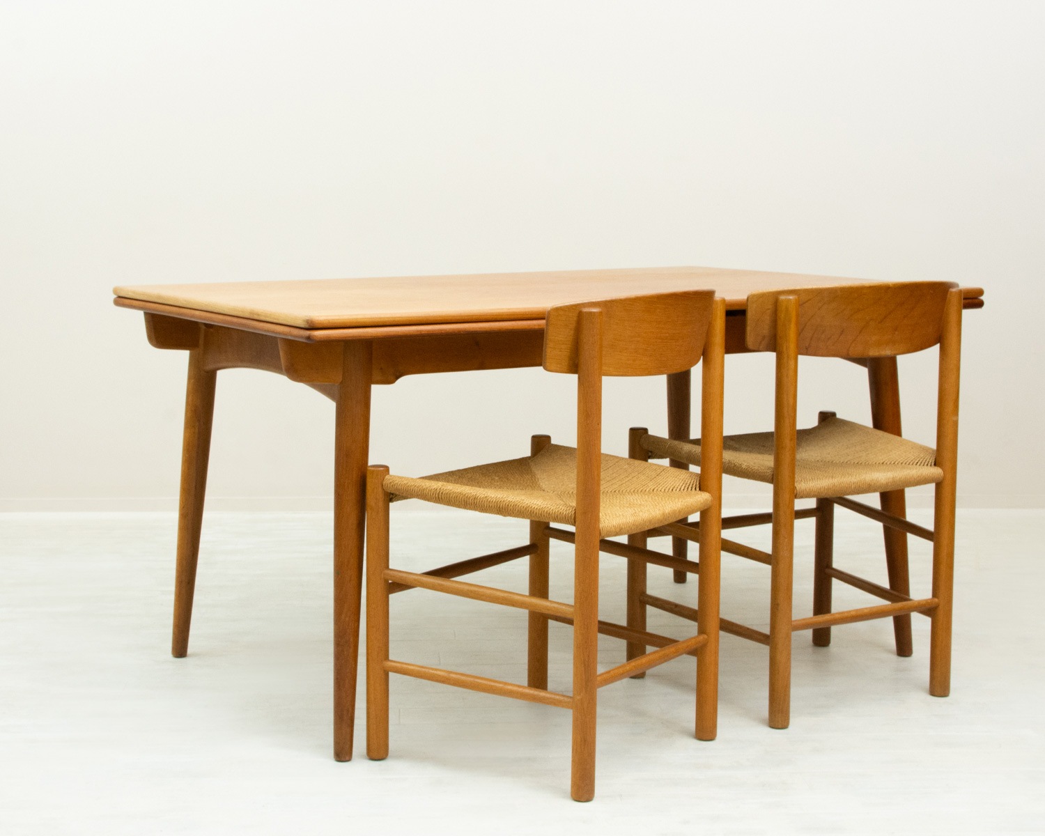 AT312 Dinning Table by Hans J. Wegner�å����˥󥰥ơ��֥� �������ࡦ�������� �̲�������ơ��� �������ƥ󥷥��