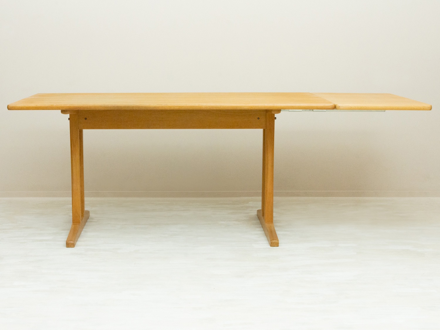 C18 Shaker Table by Borge Mogensen(�ܡ������⡼���󥻥�)