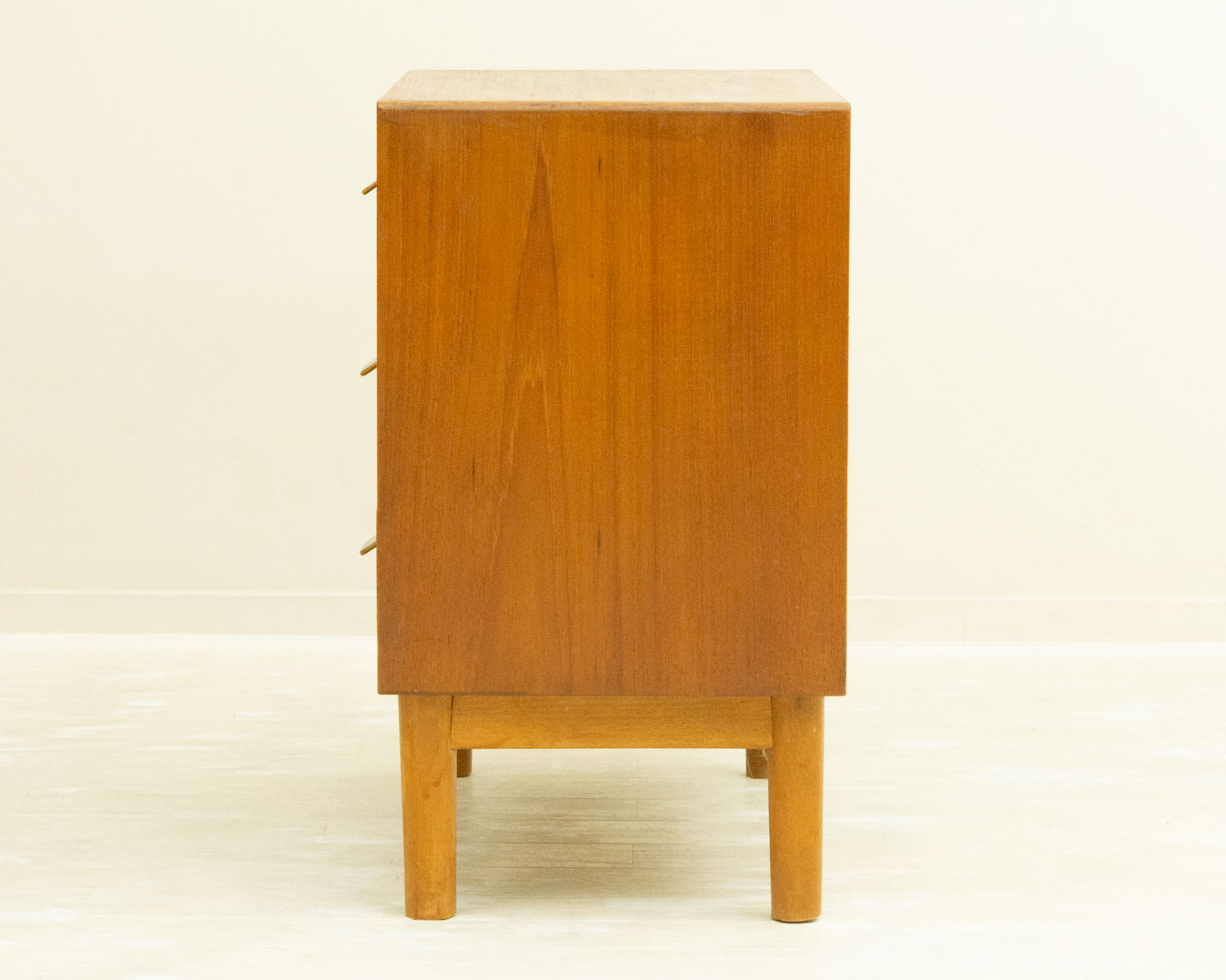 1960ǯ�� �ǥ�ޡ����� �������� 3�ʥ������ȡ�3-Drawer Teak Chest with Divider from Denmark���̲�������ơ��������ڤ��դ������Ф�������ѥ��ȥ�������