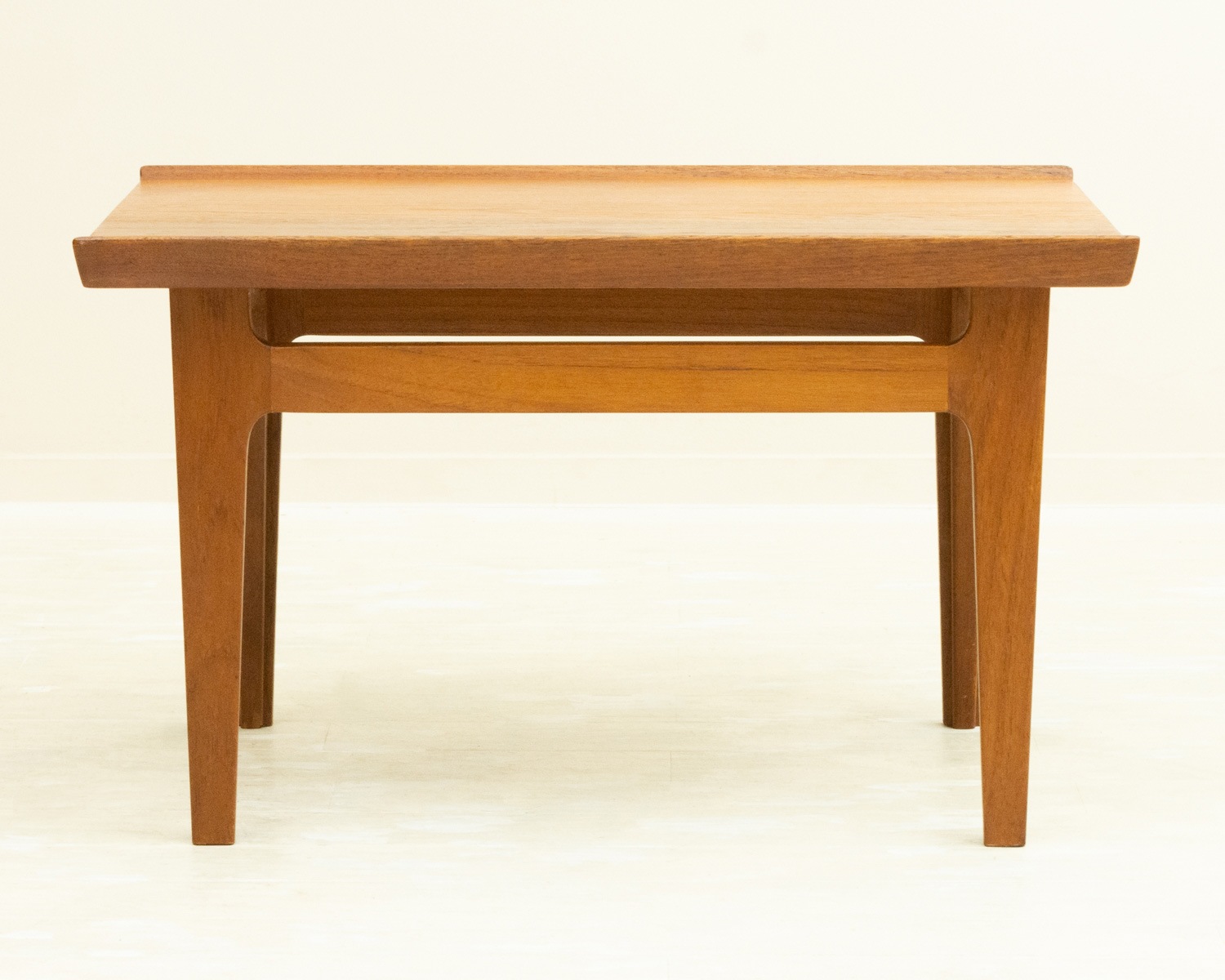【最終値下】北欧ヴィンテージ　チーク製ミニテーブル 最終値下】北欧ヴィンテージ チーク製ミニテーブル