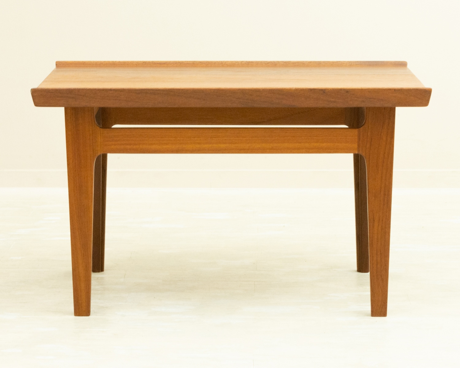 美品Finn Juhl フィン・ユール FD531コーヒーテーブル チーク無垢材 美品Finn Juhl フィン・ユール FD531コーヒーテーブル チーク