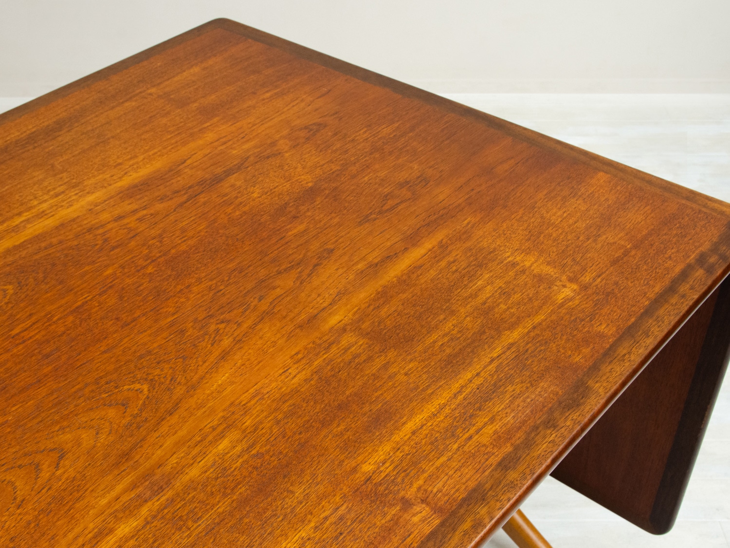 AT304 Extension Dining Table by Hans J. Wegner(�ϥ󥹡�J���������ʡ�)