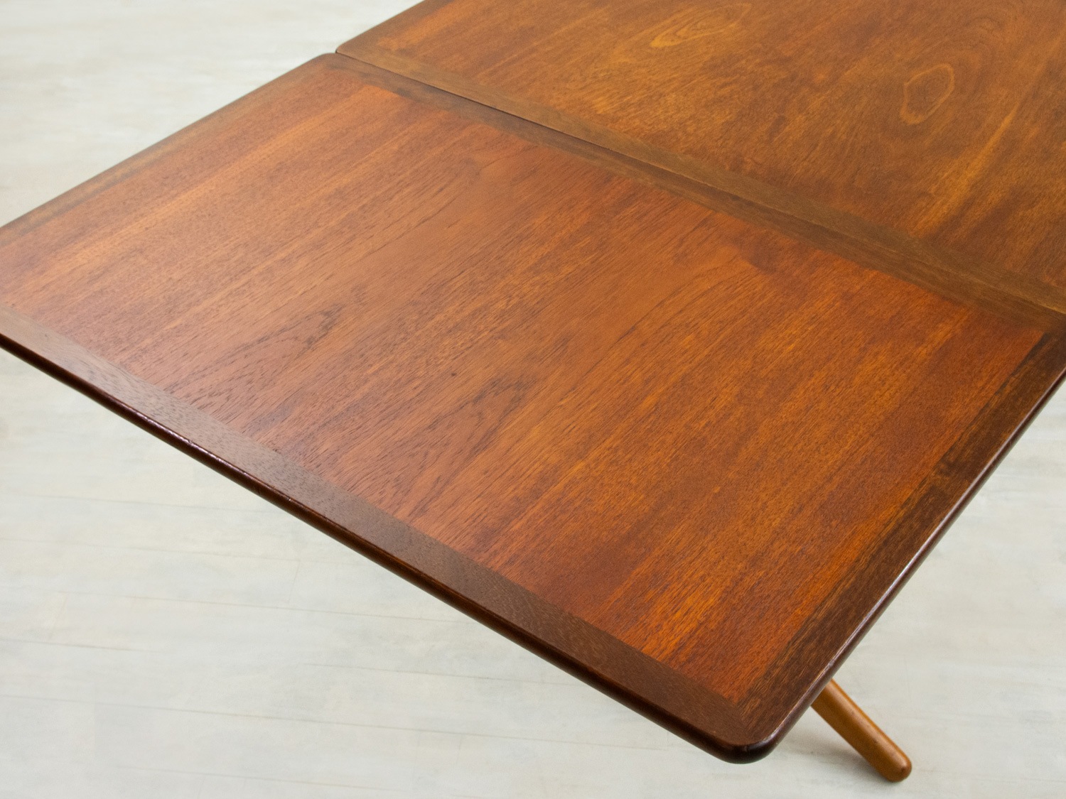 AT304 Extension Dining Table by Hans J. Wegner(�ϥ󥹡�J���������ʡ�)