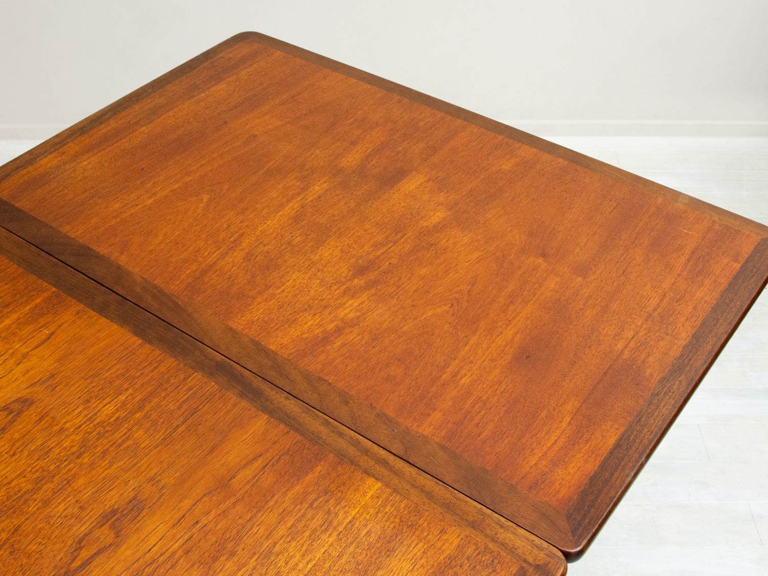 AT304 Extension Dining Table by Hans J. Wegner(�ϥ󥹡�J���������ʡ�)