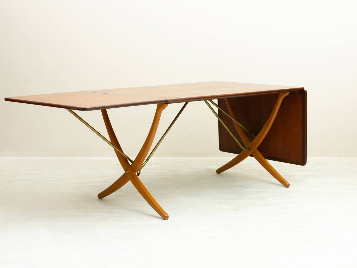 AT304 Extension Dining Table by Hans J. Wegner(�ϥ󥹡�J���������ʡ�)