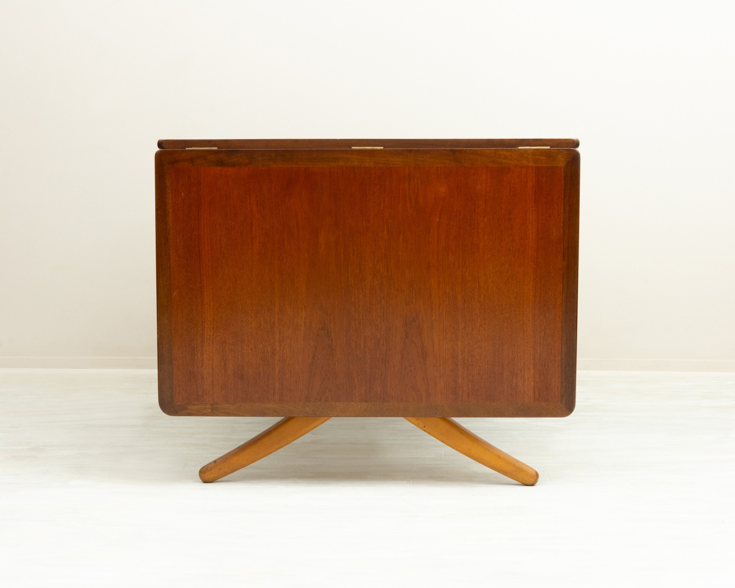 AT304 Extension Dining Table by Hans J. Wegner(�ϥ󥹡�J���������ʡ�)