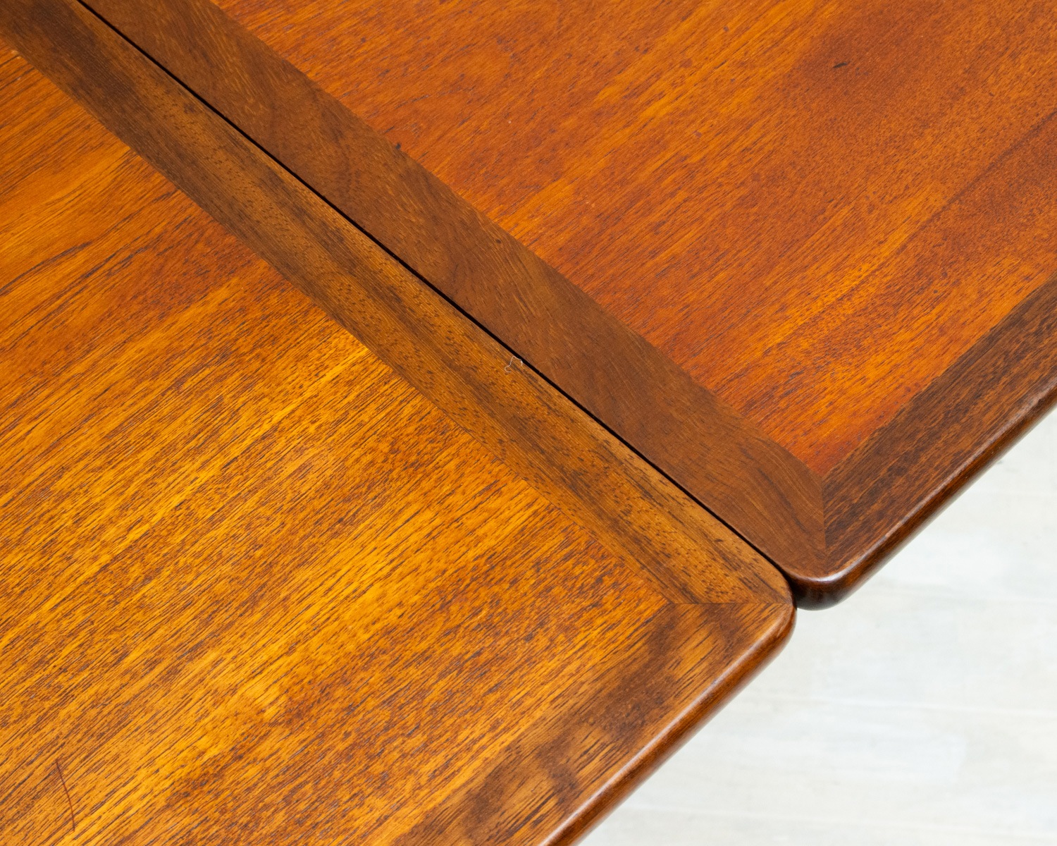 AT304 Extension Dining Table by Hans J. Wegner(�ϥ󥹡�J���������ʡ�)