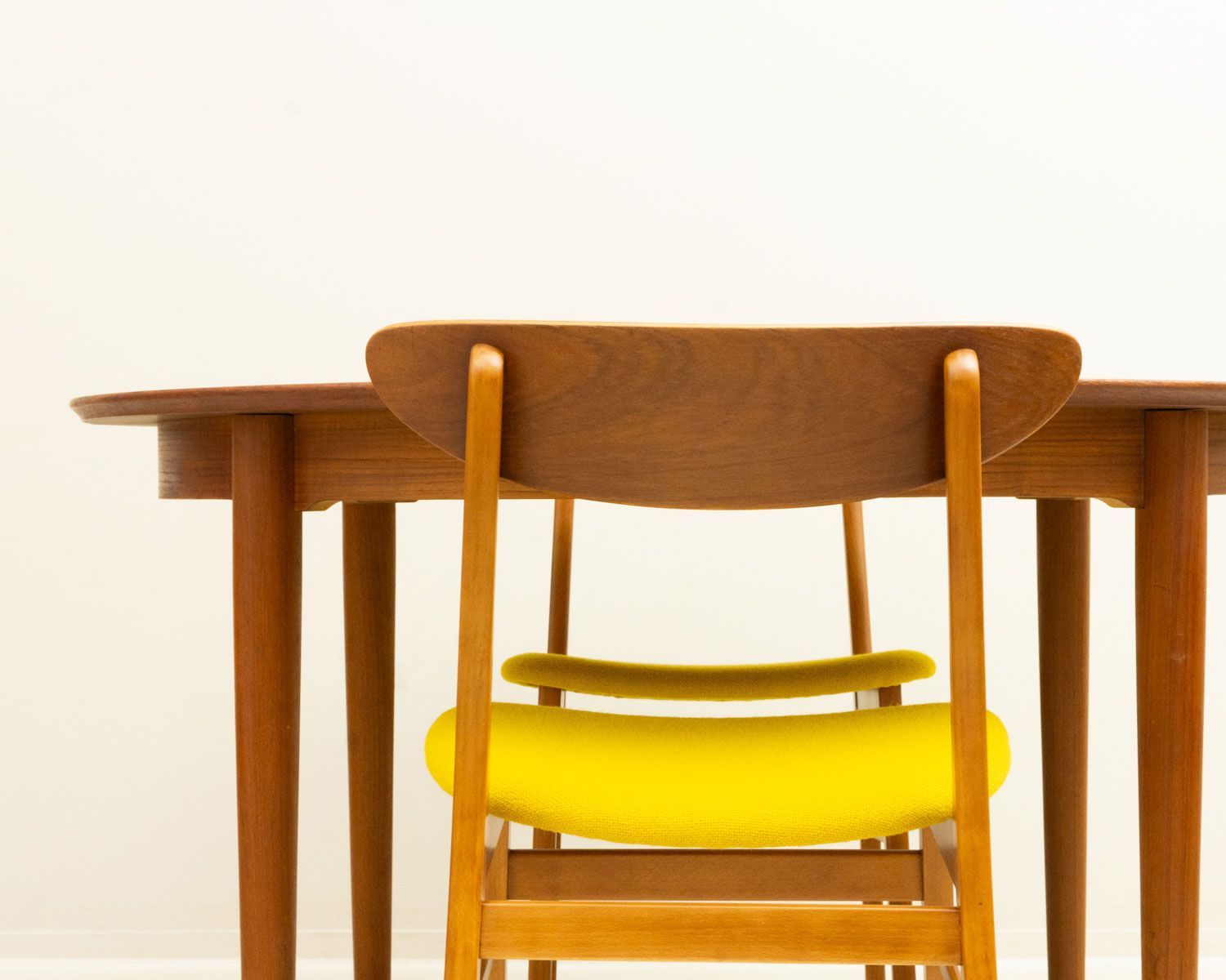 ��4�ӥ��åȡۥ����˥󥰥����� �̲�������ơ��� �������� �ʥǥ�ޡ������ˡ�Scandinavian Vintage Teak Dining Chairs – Set of 4, Denmark