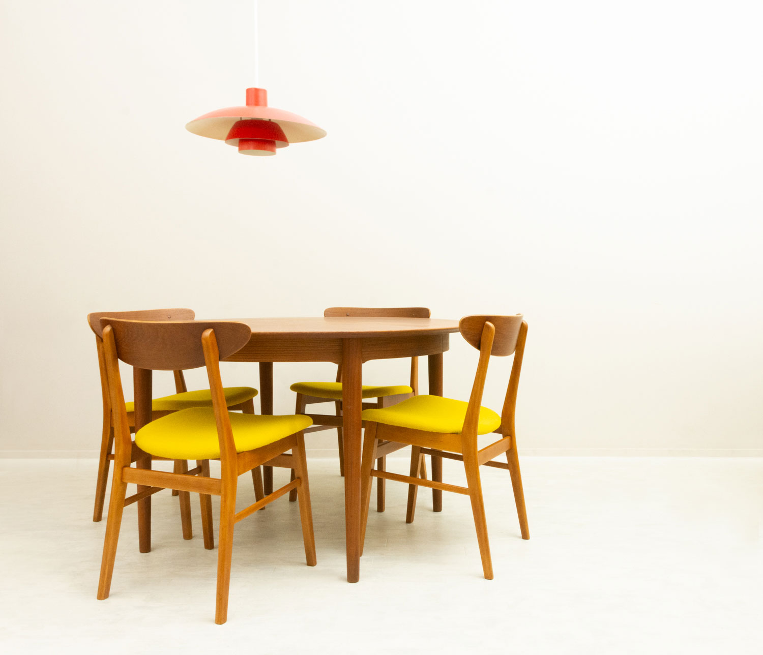 ��4�ӥ��åȡۥ����˥󥰥����� �̲�������ơ��� �������� �ʥǥ�ޡ������ˡ�Scandinavian Vintage Teak Dining Chairs – Set of 4, Denmark