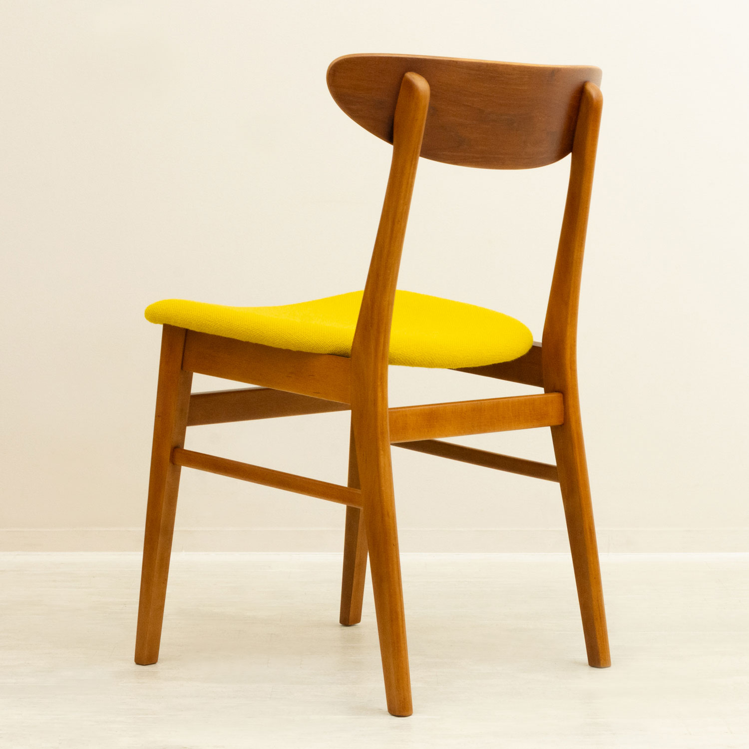��4�ӥ��åȡۥ����˥󥰥����� �̲�������ơ��� �������� �ʥǥ�ޡ������ˡ�Scandinavian Vintage Teak Dining Chairs – Set of 4, Denmark