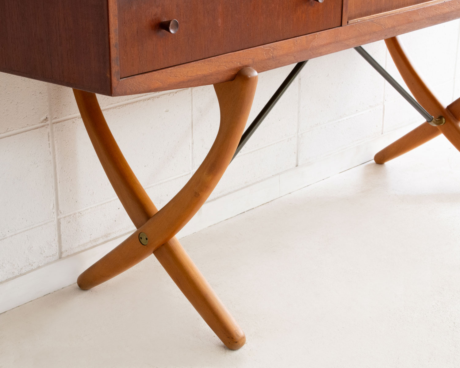 CH304 Sideboard by Hans J. Wegner