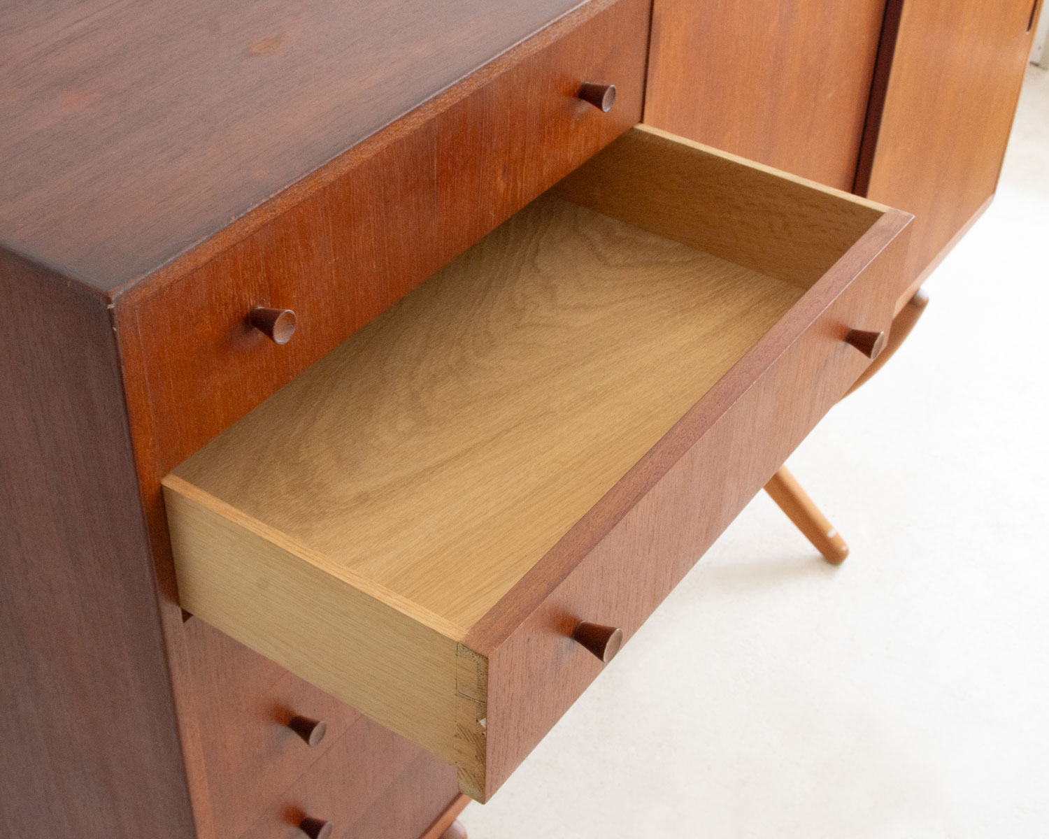 CH304 Sideboard by Hans J. Wegner