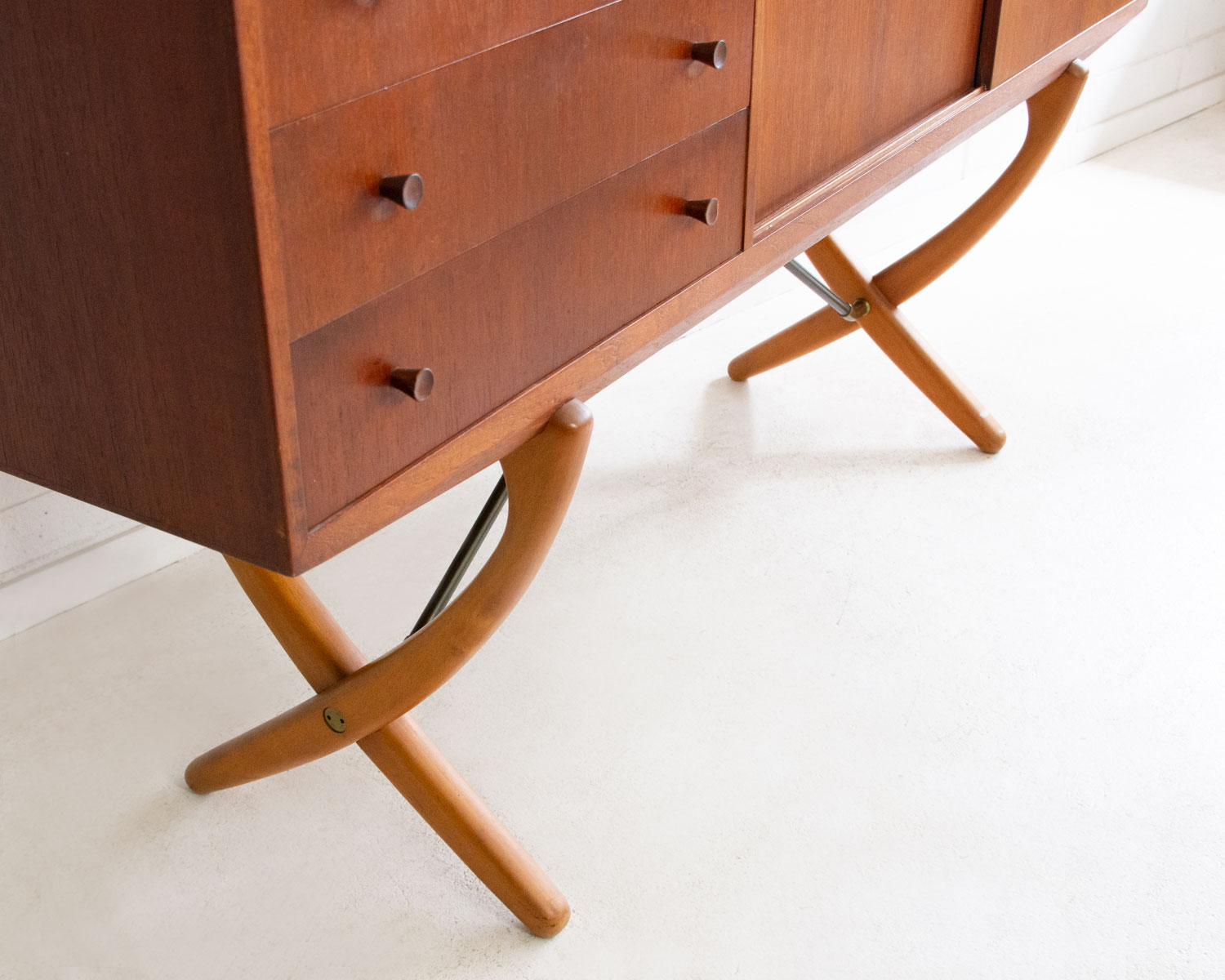 CH304 Sideboard by Hans J. Wegner