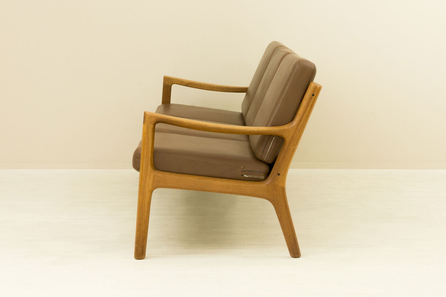 169 3seaters Sofa by Ole Wansher チーク レザー 北欧家具 通販