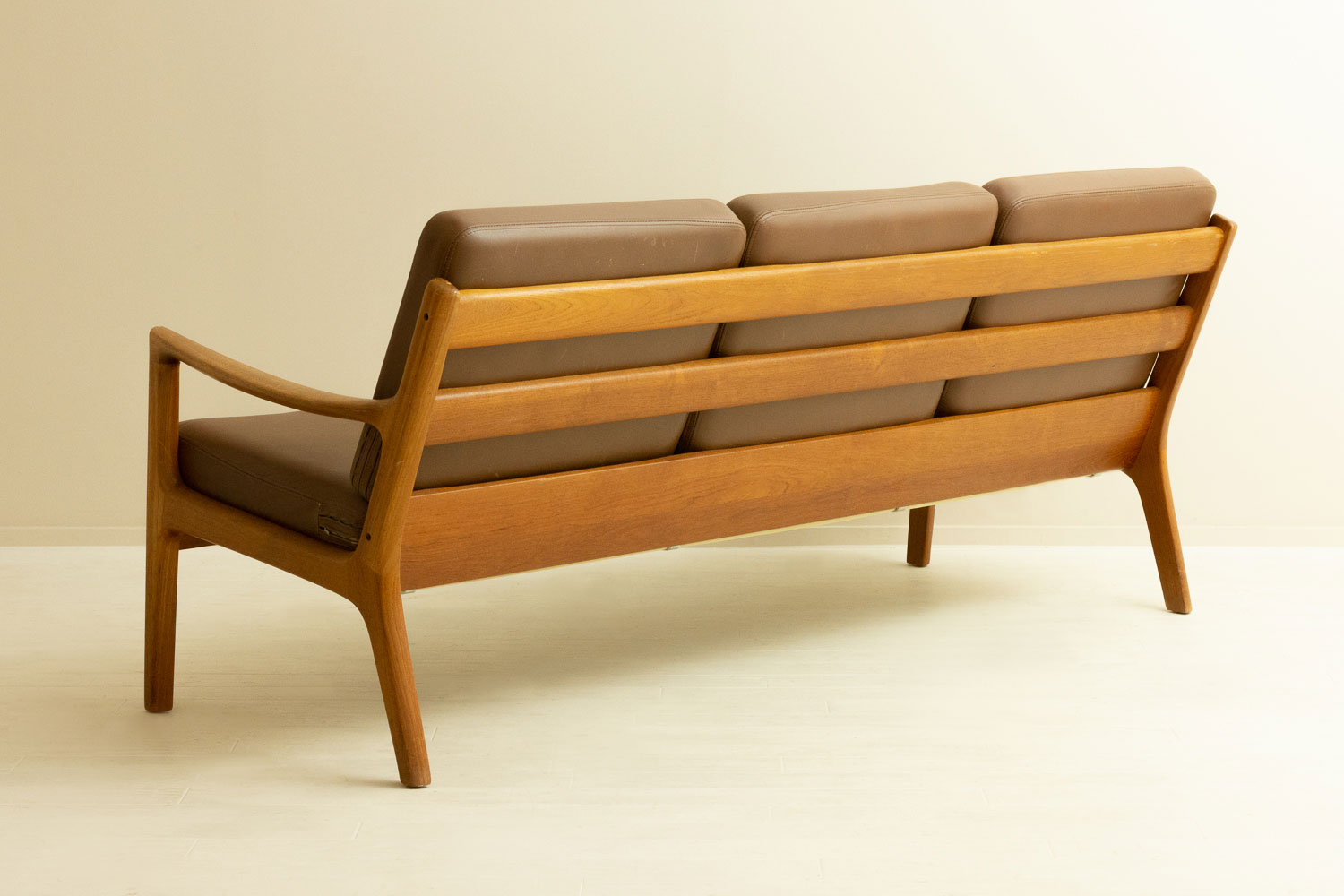 北欧 ヴィンテージ ソファ 本革 レザー チーク 北欧 ヴィンテージ ソファ 本革 レザー チーク 3 Seat Sofa ” Z