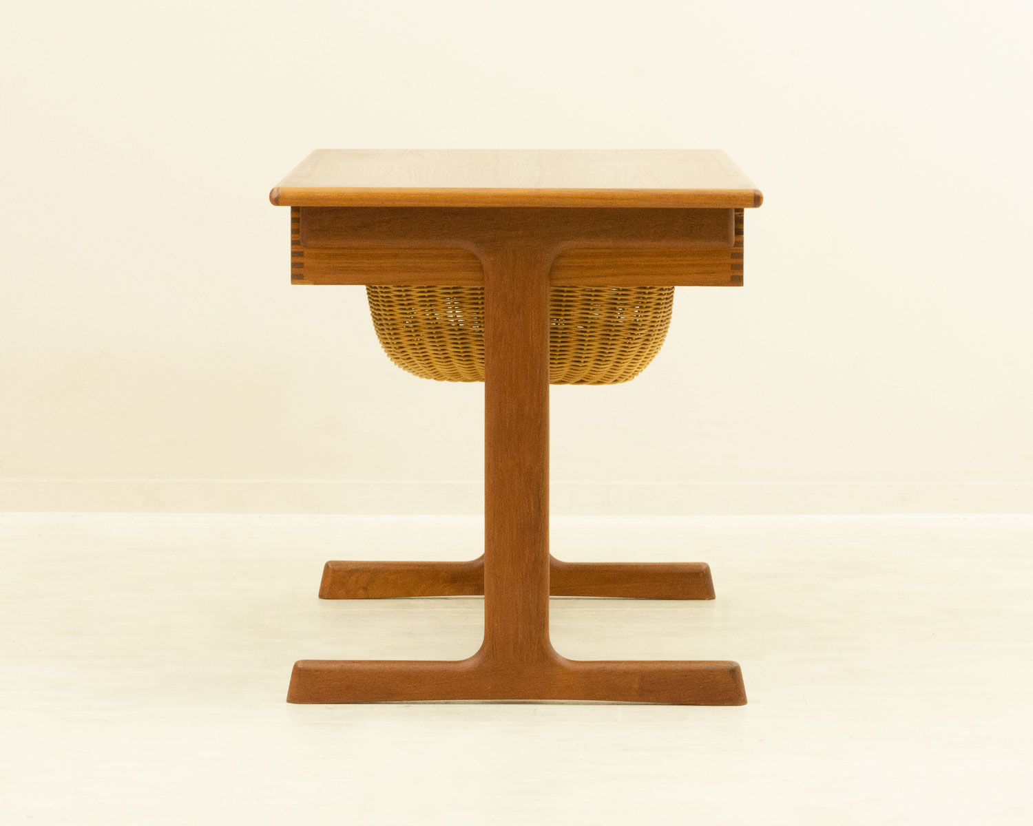 Kai Kristiansen ソーイングテーブル チーク ラタン 北欧家具 通販