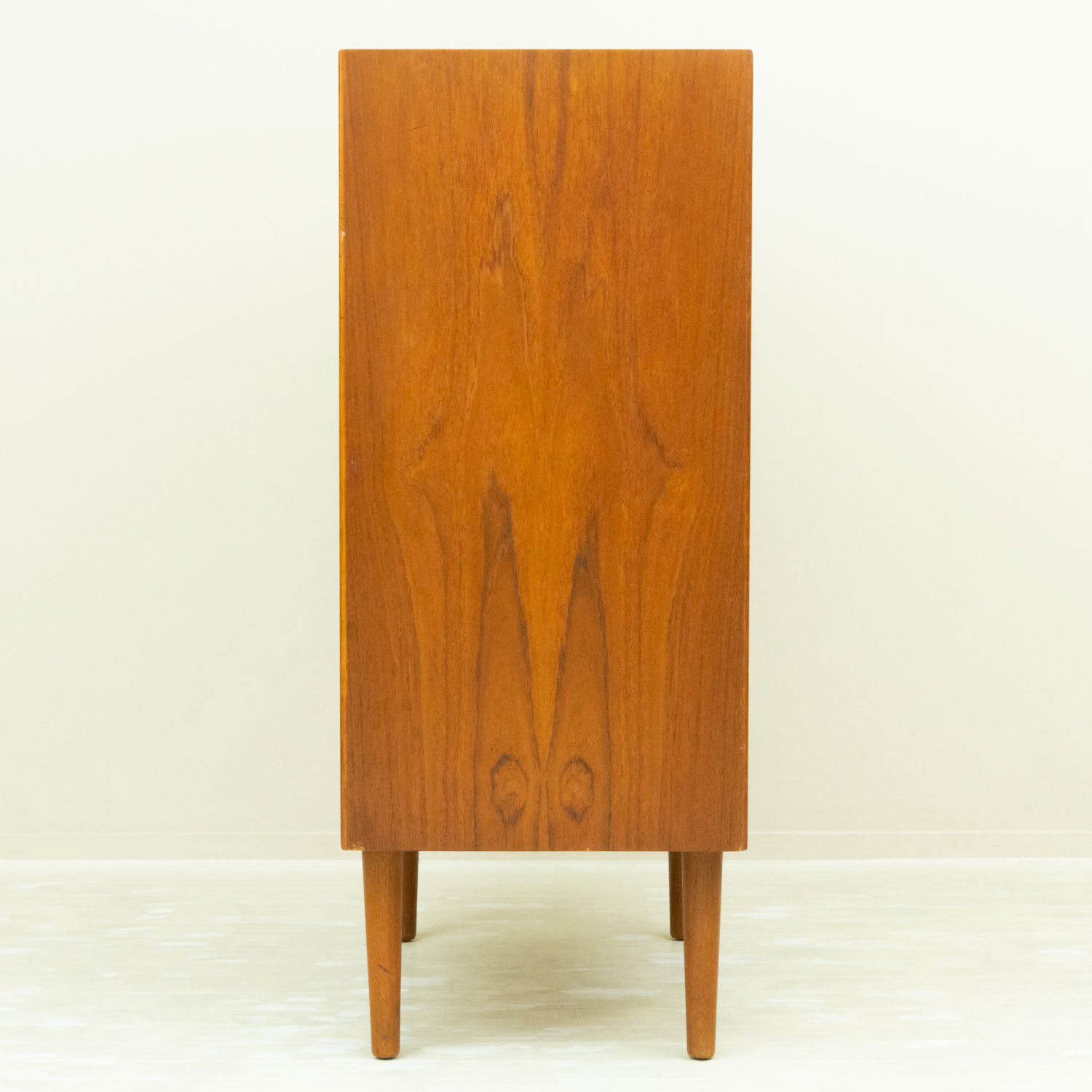 Chest by Arne Vodder