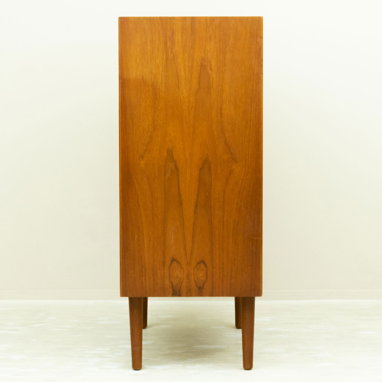 Chest by Arne Vodder