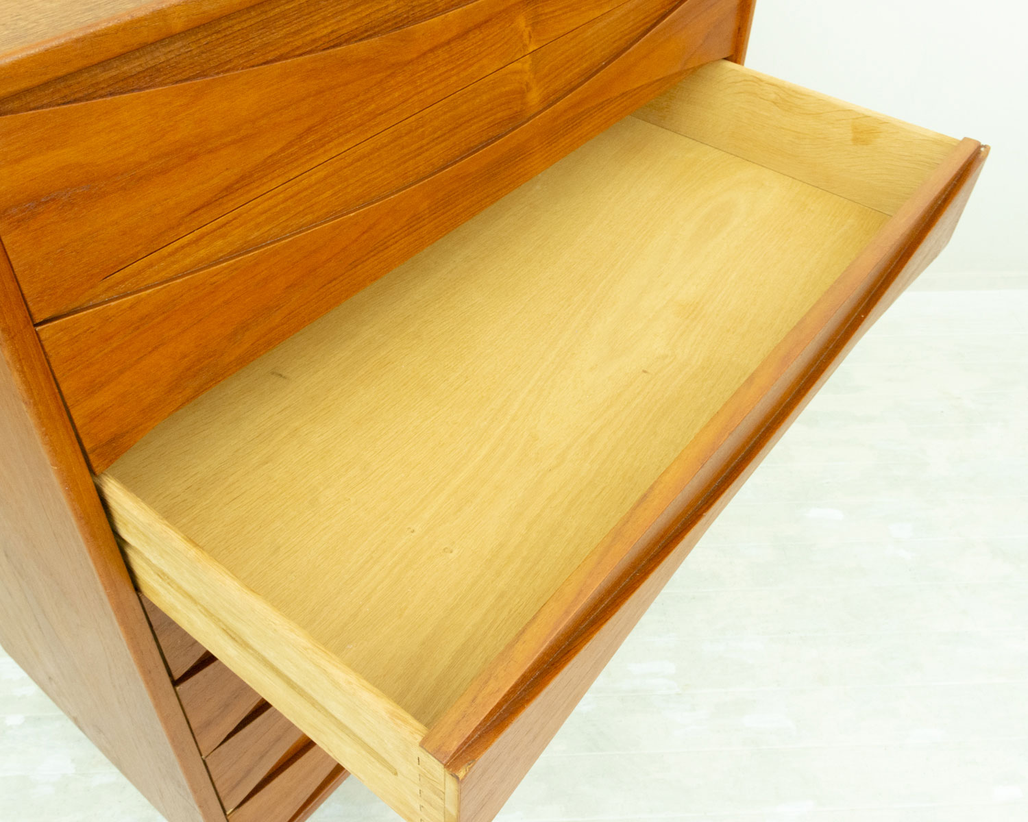 Chest by Arne Vodder