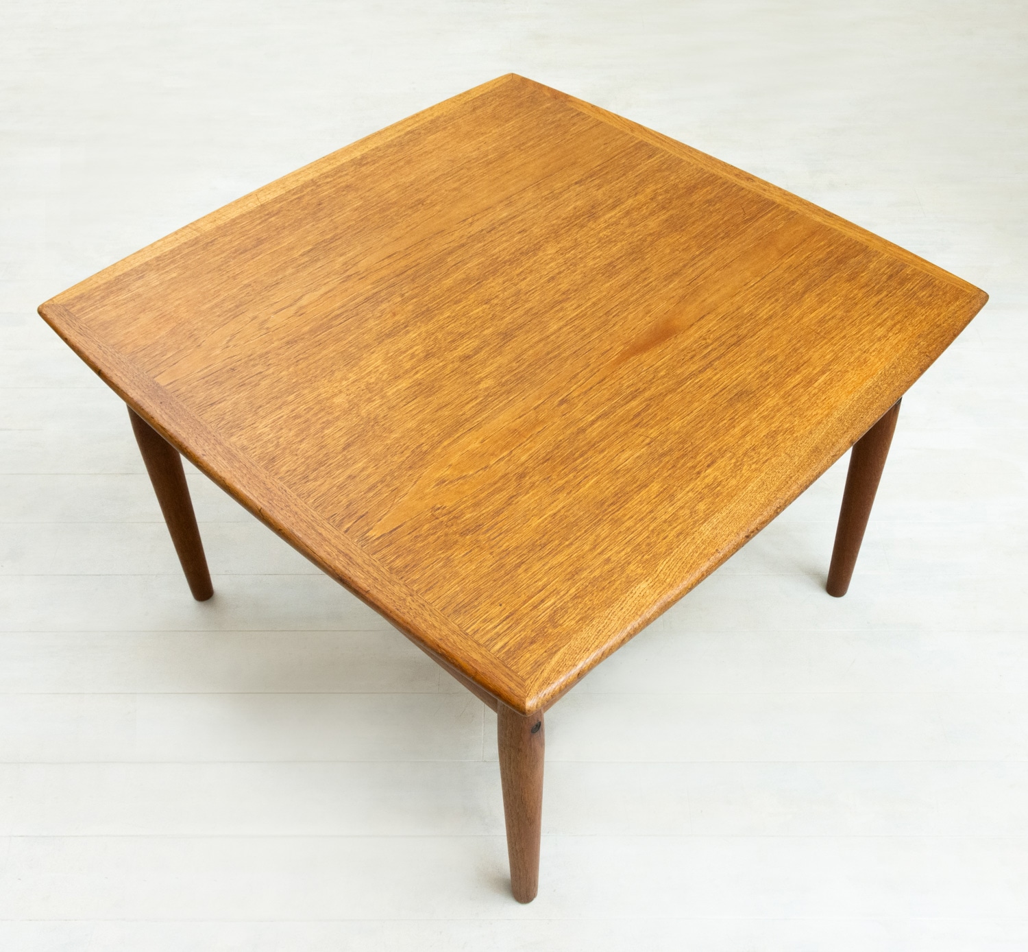Small Table by Grete Jalk�ʥ��졼�ơ���륯��