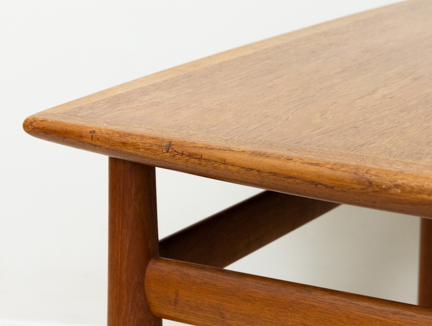 Small Table by Grete Jalk�ʥ��졼�ơ���륯��