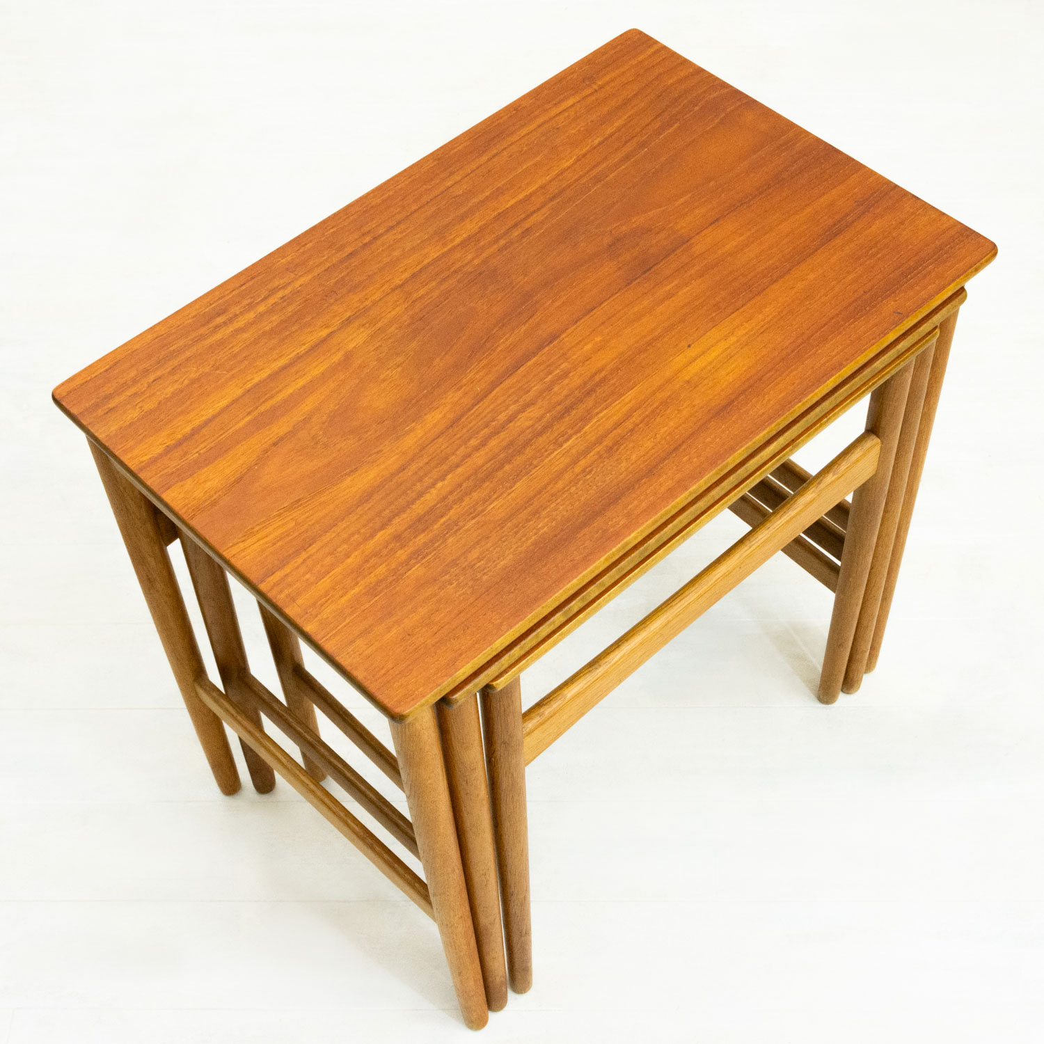 AT40 Nest Table by Hans J. Wegner�ʥϥ󥹡�J���������ʡ��ˡåͥ��ȥơ��֥� �������� �̲�������ơ��� �����ɥơ��֥� �ǥ�ޡ�����